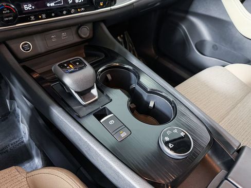 Certified 2022 Nissan Rogue SV AWD/4WD image 23