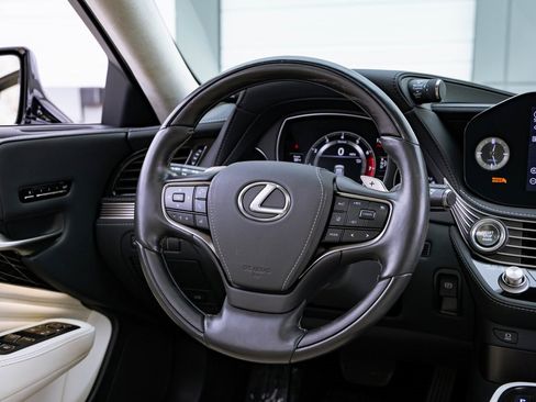 Used 2021 Lexus LS 500 AWD image 37