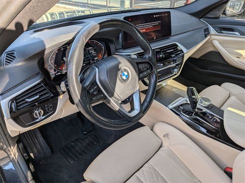 Used 2023 BMW 530i xDrive w/ Premium Package image 16