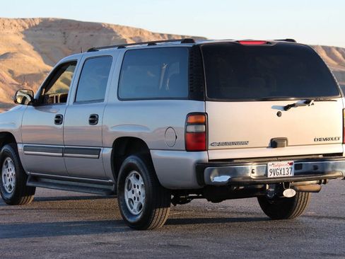 Used 2005 Chevrolet Suburban LS image 5