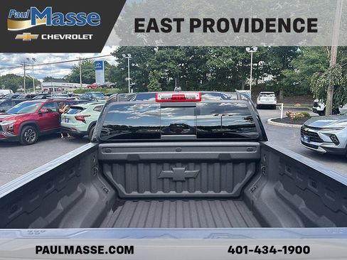 Used 2025 Chevrolet Colorado ZR2 w/ Technology Package AWD/4WD image 8