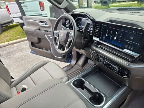 Used 2024 Chevrolet Silverado 2500 LTZ w/ LTZ Convenience Package image 20