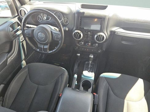 Used 2018 Jeep Wrangler Unlimited Sahara AWD/4WD image 25