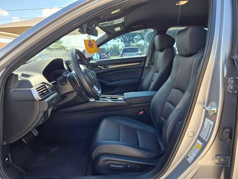 Used 2022 Honda Accord Sport image 9