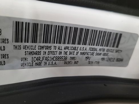 Used 2017 Jeep Grand Cherokee Laredo AWD/4WD image 33