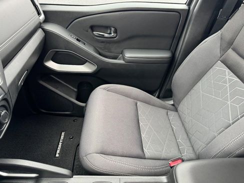 Used 2025 Nissan Frontier SV w/ SV Convenience Package image 12
