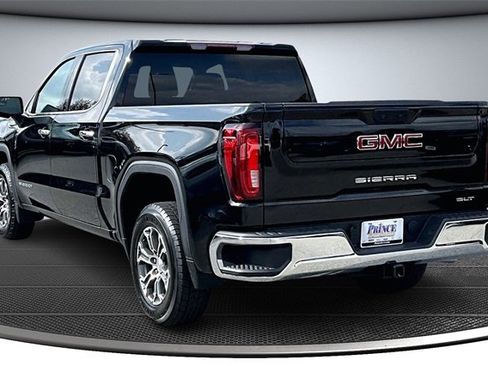 Used 2025 GMC Sierra 1500 SLT image 4