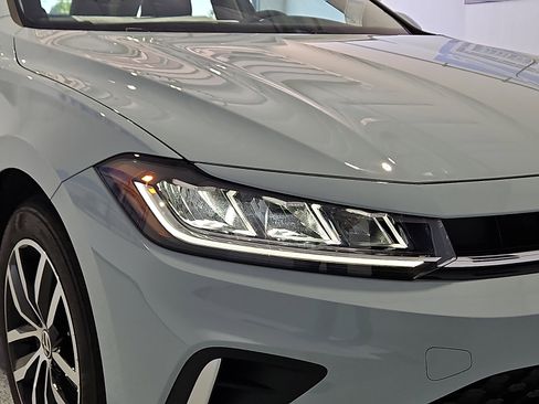 New 2026 Volkswagen Jetta SE FWD image 7