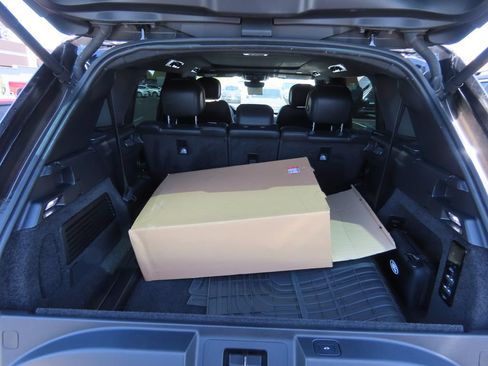Used 2024 Land Rover Range Rover Long Wheelbase SE AWD/4WD image 12