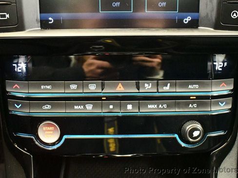 Used 2017 Jaguar XE Premium image 37