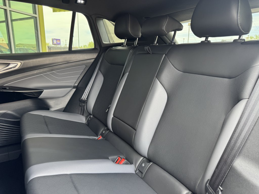 Used 2023 Volkswagen ID.4 S RWD image 33