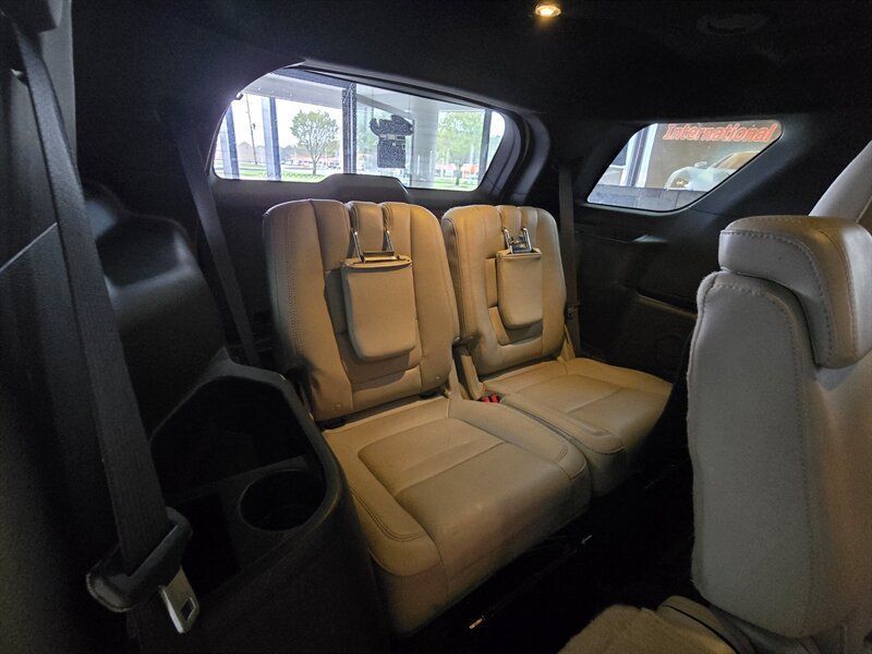 Used 2015 Ford Explorer XLT w/ Equipment Group 202B AWD/4WD image 20