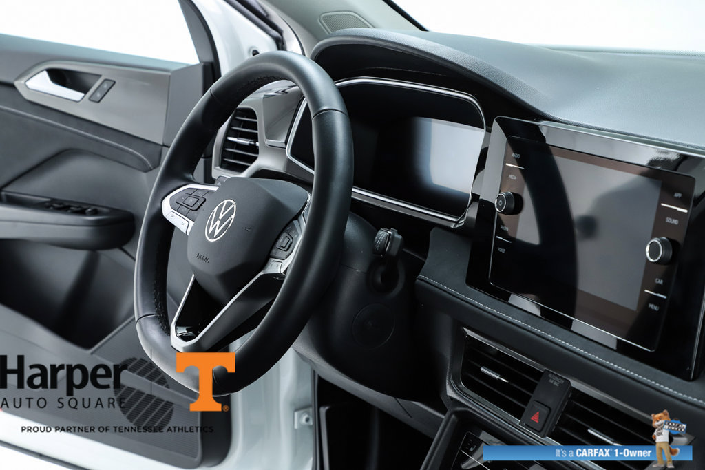 Used 2025 Volkswagen Taos SE AWD/4WD image 34