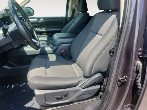 Used 2024 Ford Expedition Max XLT RWD image 9