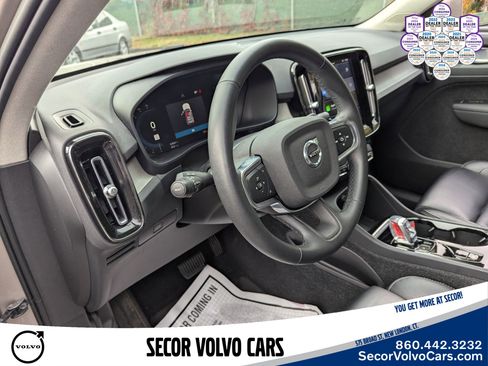 Certified 2023 Volvo XC40 B5 Plus image 8