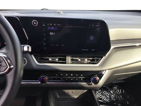 Used 2025 Chevrolet Equinox LT w/ Convenience Package II AWD/4WD image 13