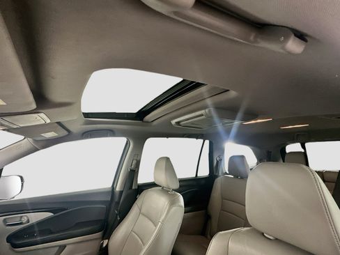 Used 2017 Honda Pilot Touring image 26