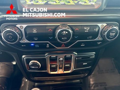 Used 2023 Jeep Wrangler Unlimited Sahara AWD/4WD image 18
