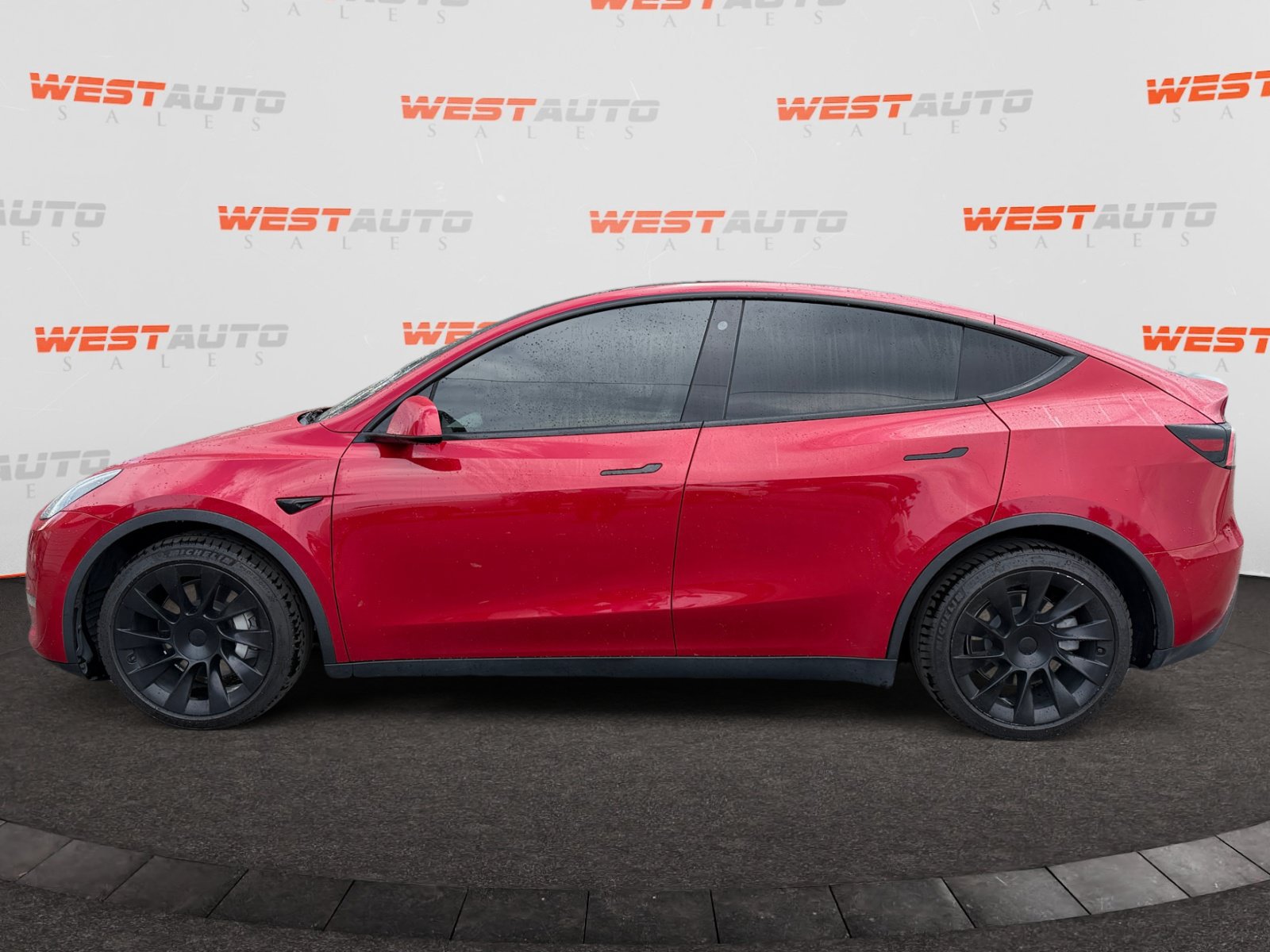 Used 2021 Tesla Model Y Long Range AWD/4WD image 2
