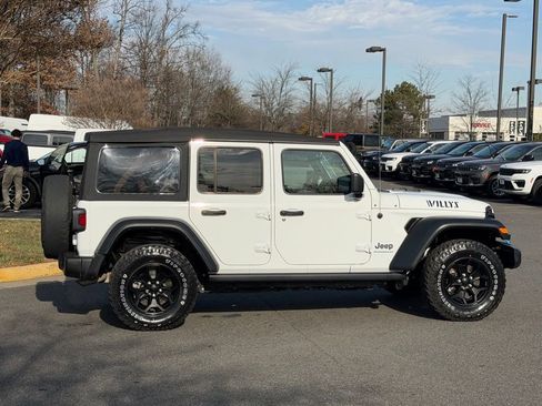 Used 2023 Jeep Wrangler Unlimited w/ Cold Weather Group image 6
