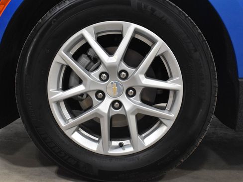 Used 2024 Chevrolet Equinox LT w/ LPO, Floor Liner Package FWD image 31
