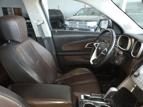 Used 2010 Chevrolet Equinox LT w/ Chrome Appearance Package FWD image 28