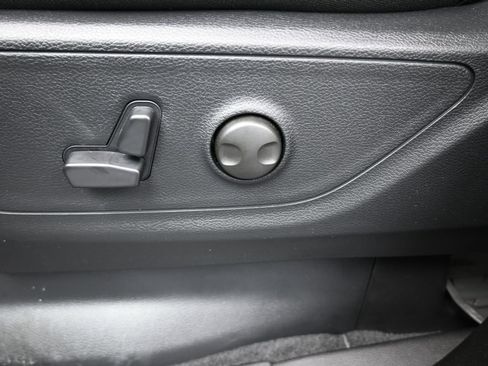 New 2026 RAM 1500 4x4 Crew Cab image 32