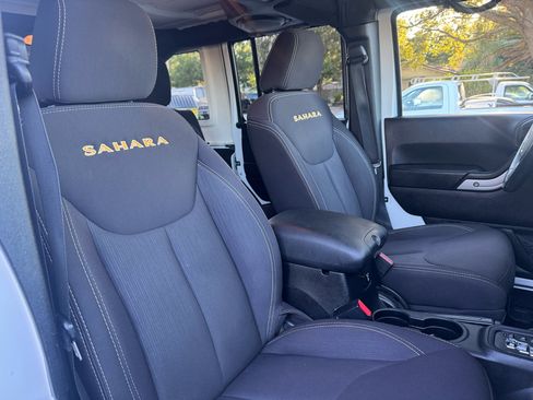 Used 2014 Jeep Wrangler Unlimited Sahara w/ Max Tow Package image 15