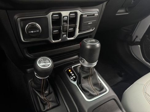 Used 2023 Jeep Wrangler Unlimited Sahara AWD/4WD image 20