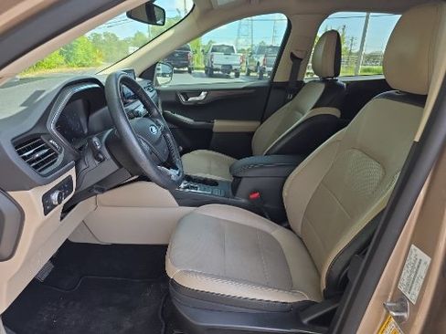 Used 2020 Ford Escape Titanium FWD image 10