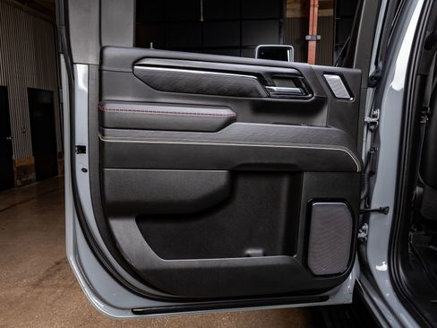 Used 2024 GMC Sierra 2500 AT4X image 38