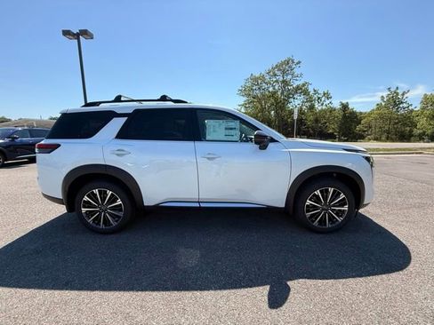 New 2026 Nissan Pathfinder Platinum AWD/4WD image 4