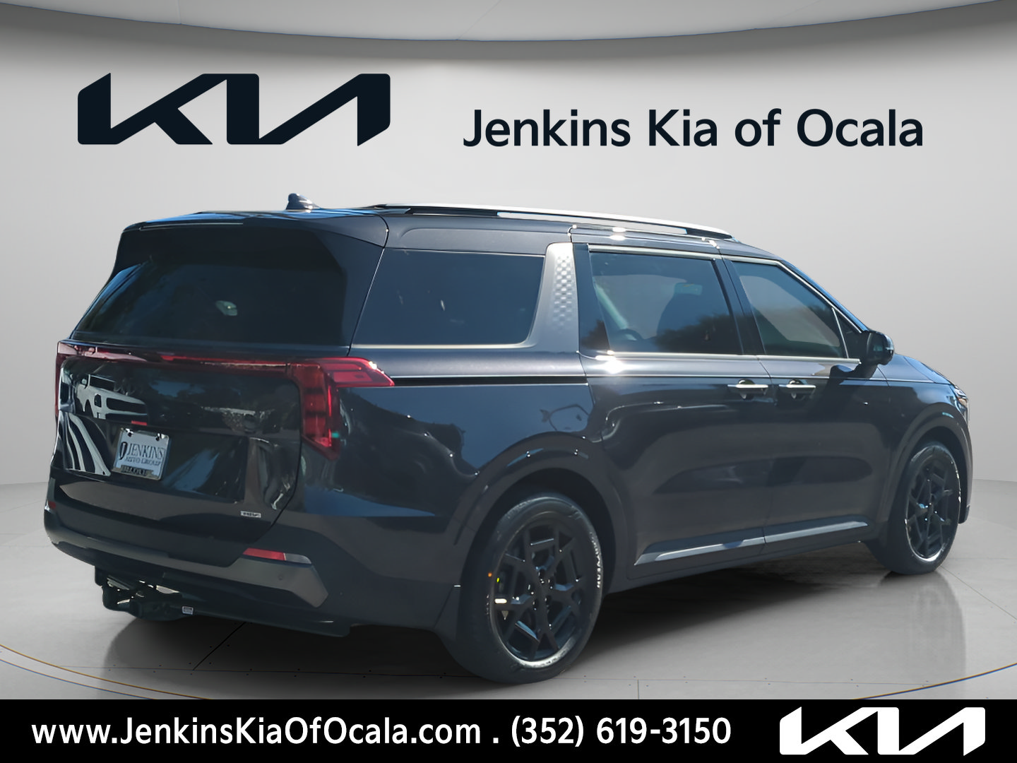 New 2026 Kia Carnival SX w/ SX Dark Edition Package FWD image 3