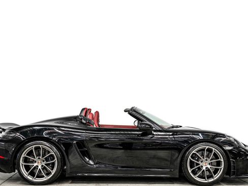 Used 2023 Porsche 718 Boxster Spyder RWD image 2