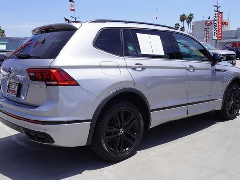 Used 2022 Volkswagen Tiguan SE R-Line FWD image 7
