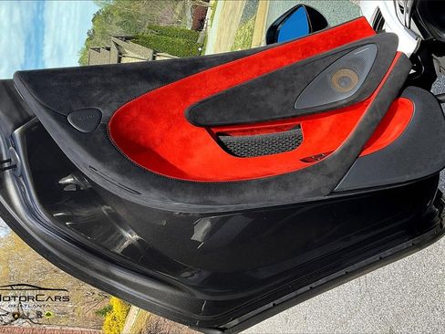 Used 2019 McLaren 600LT image 19