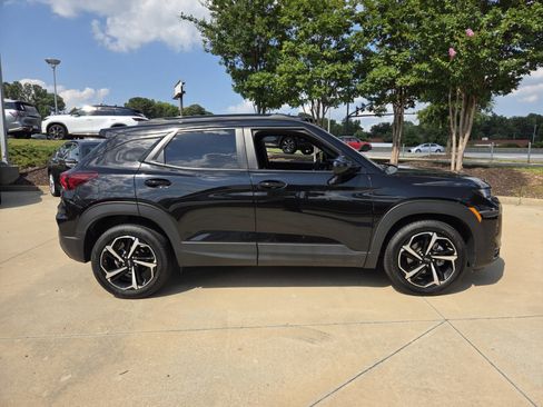 Used 2023 Chevrolet TrailBlazer RS w/ Convenience Package FWD image 5