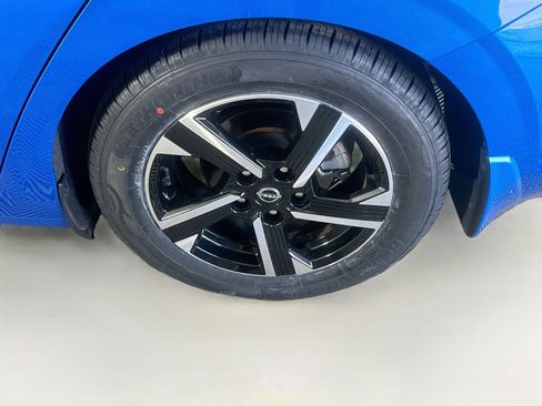 Used 2024 Nissan Sentra SV FWD image 11