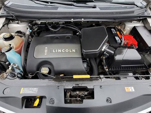 Used 2013 Lincoln MKX AWD image 17