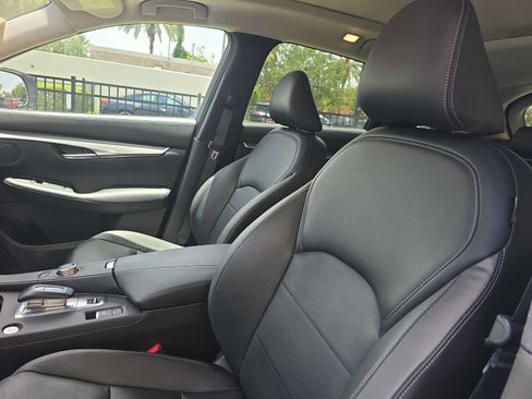 Used 2023 INFINITI QX50 Luxe FWD image 16