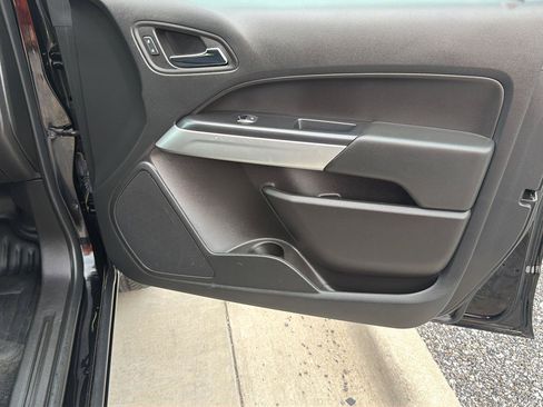Used 2022 Chevrolet Colorado LT w/ Fleet Safety Package RWD image 22