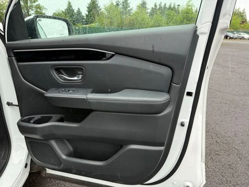Used 2023 Honda Pilot Touring image 25