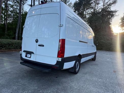 Used 2021 Mercedes-Benz Sprinter 2500 image 6