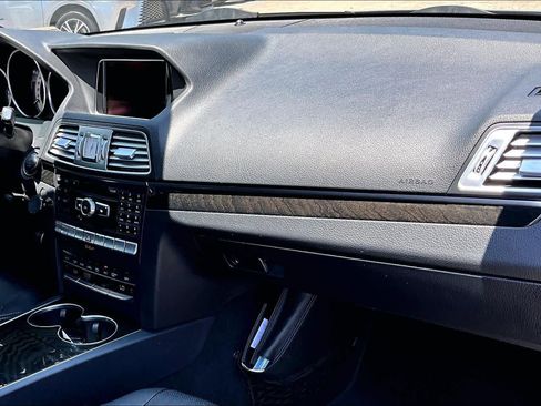 Used 2015 Mercedes-Benz E 550 Cabriolet image 19