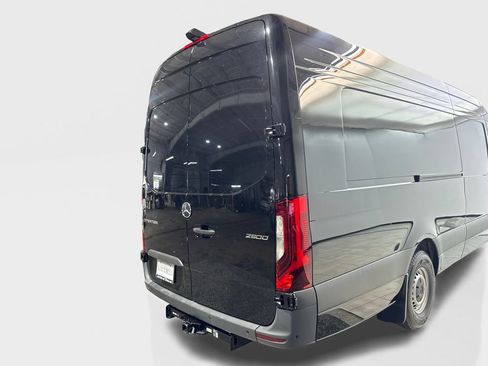 Used 2024 Mercedes-Benz Sprinter 2500 image 17
