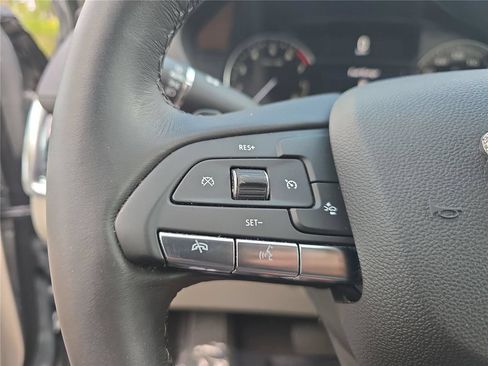 Used 2023 Cadillac XT4 Luxury FWD image 30