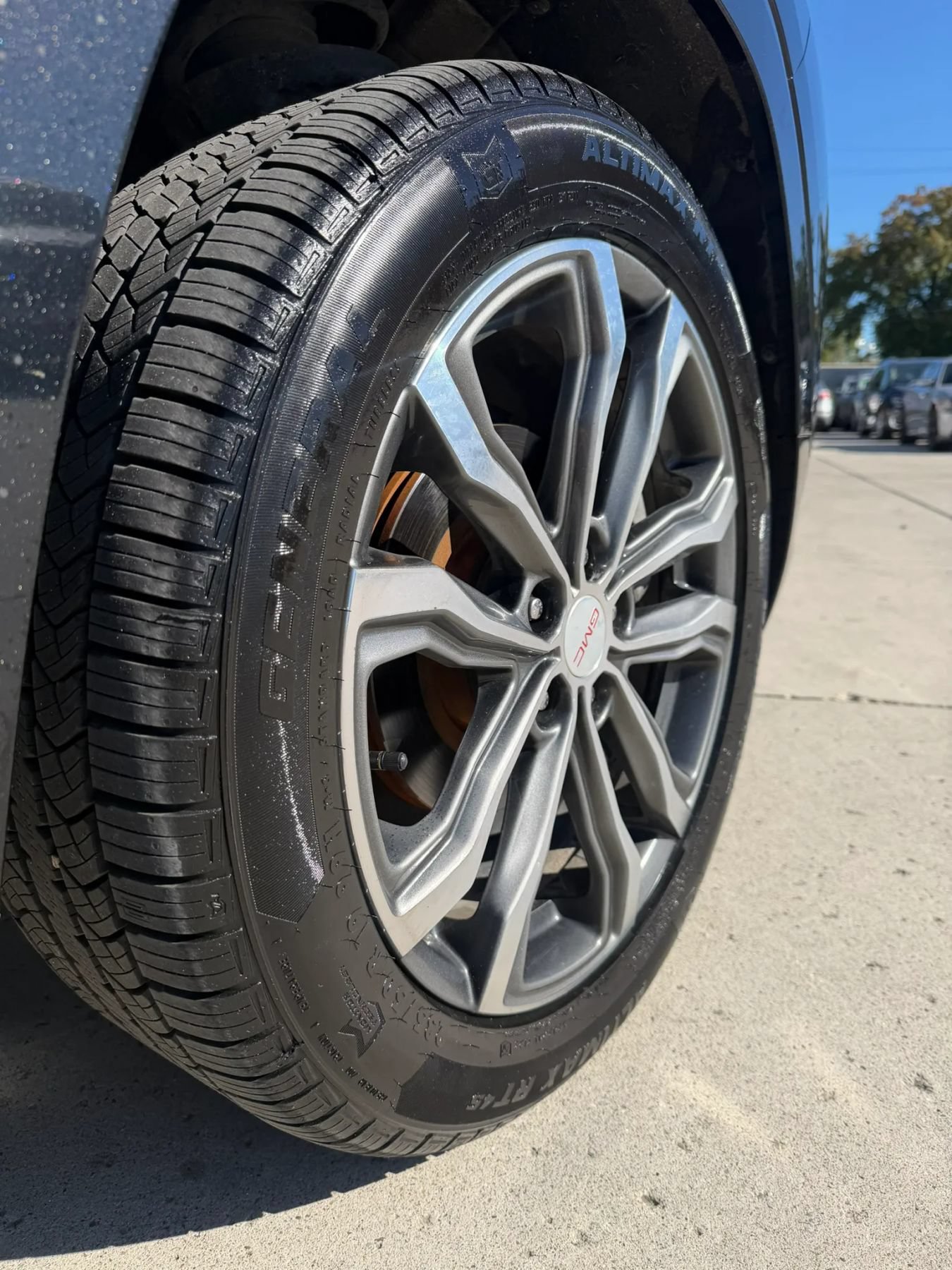 Used 2020 GMC Terrain Denali w/ Denali Premium Package AWD/4WD image 9