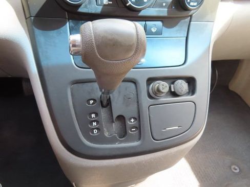 Used 2008 Kia Sedona LX FWD image 24