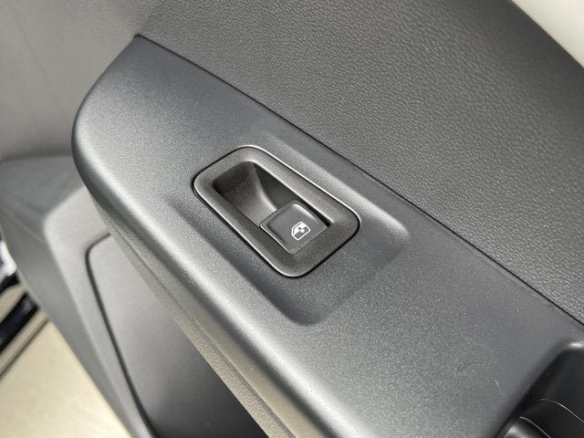 New 2025 Volkswagen Taos SE FWD image 33