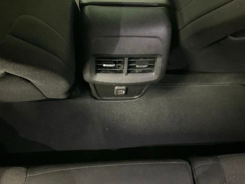 Used 2019 Chevrolet Equinox LT image 8